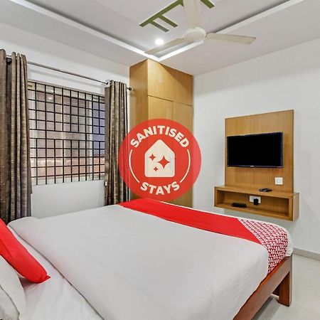 Oyo 28303 Yesh Comforts Hotel Madikeri Exterior photo