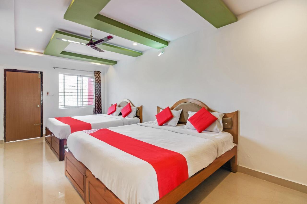 Oyo 28303 Yesh Comforts Hotel Madikeri Exterior photo
