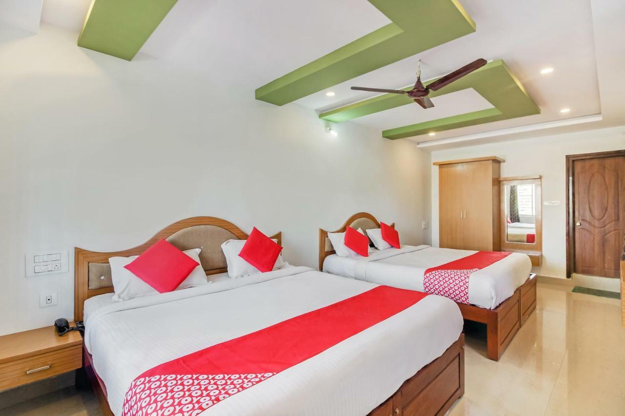 Oyo 28303 Yesh Comforts Hotel Madikeri Exterior photo