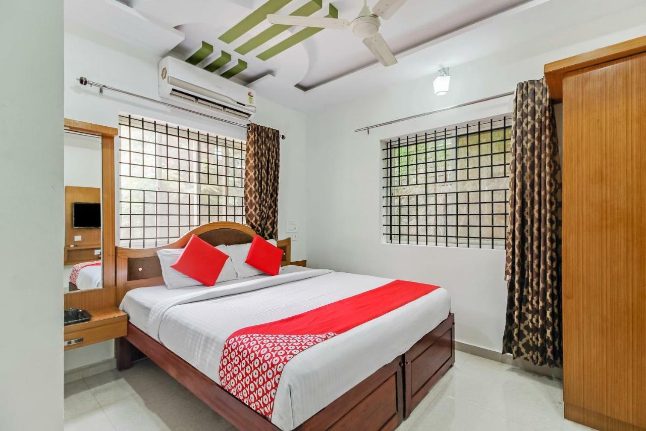 Oyo 28303 Yesh Comforts Hotel Madikeri Exterior photo